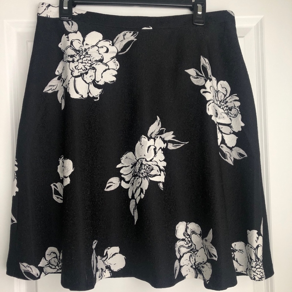 Ann Taylor Black with White Roses skirt, NWT